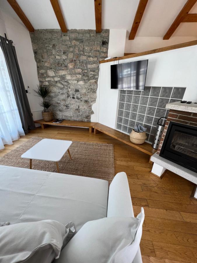 Guesthouse 45 Dutovlje エクステリア 写真