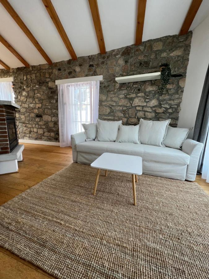 Guesthouse 45 Dutovlje エクステリア 写真